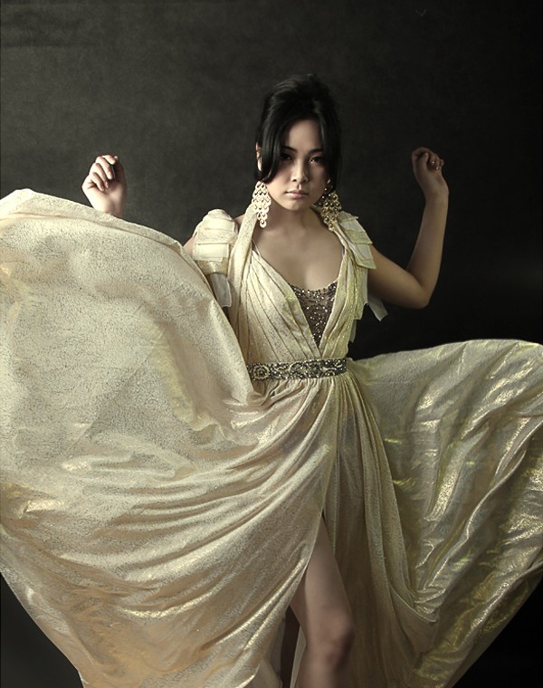 Бадамцэцэг: Хайрлах, дурлах хүнээ захиалж болдоггүй байх аа